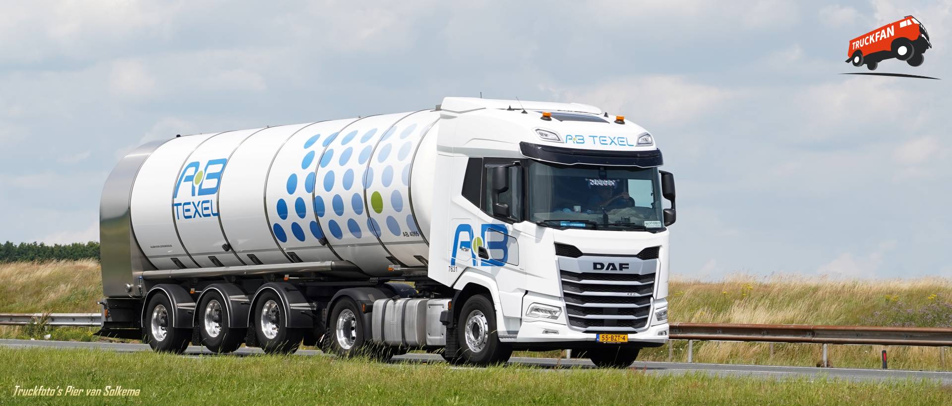 DAF XF RMO Tanktransport op A7 bij Hoogezand