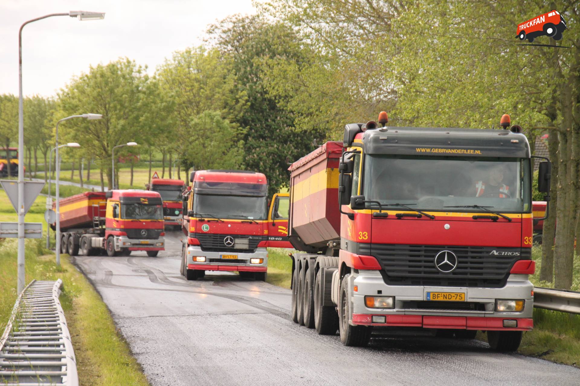 Mercedes-Benz Actros vrachtwagen bij Internationaal Transport van der Lee