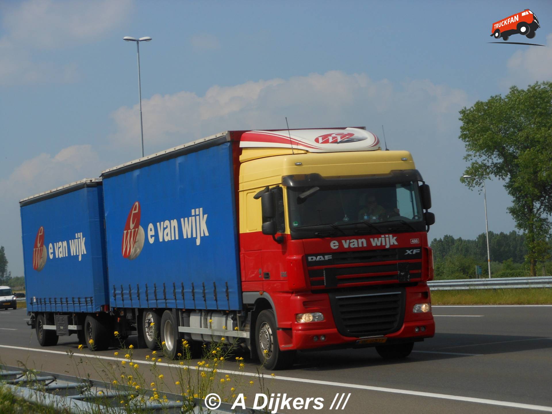 Foto DAF XF105 van E. van Wijk Logistics B.V. TruckFan