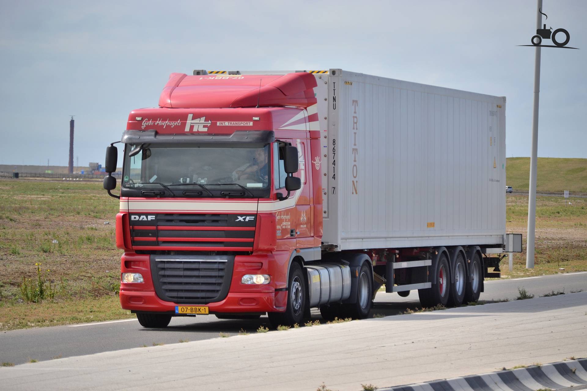 Foto DAF XF105 Van Gebroeders Hoefnagels Transport Asten B.V. - TruckFan