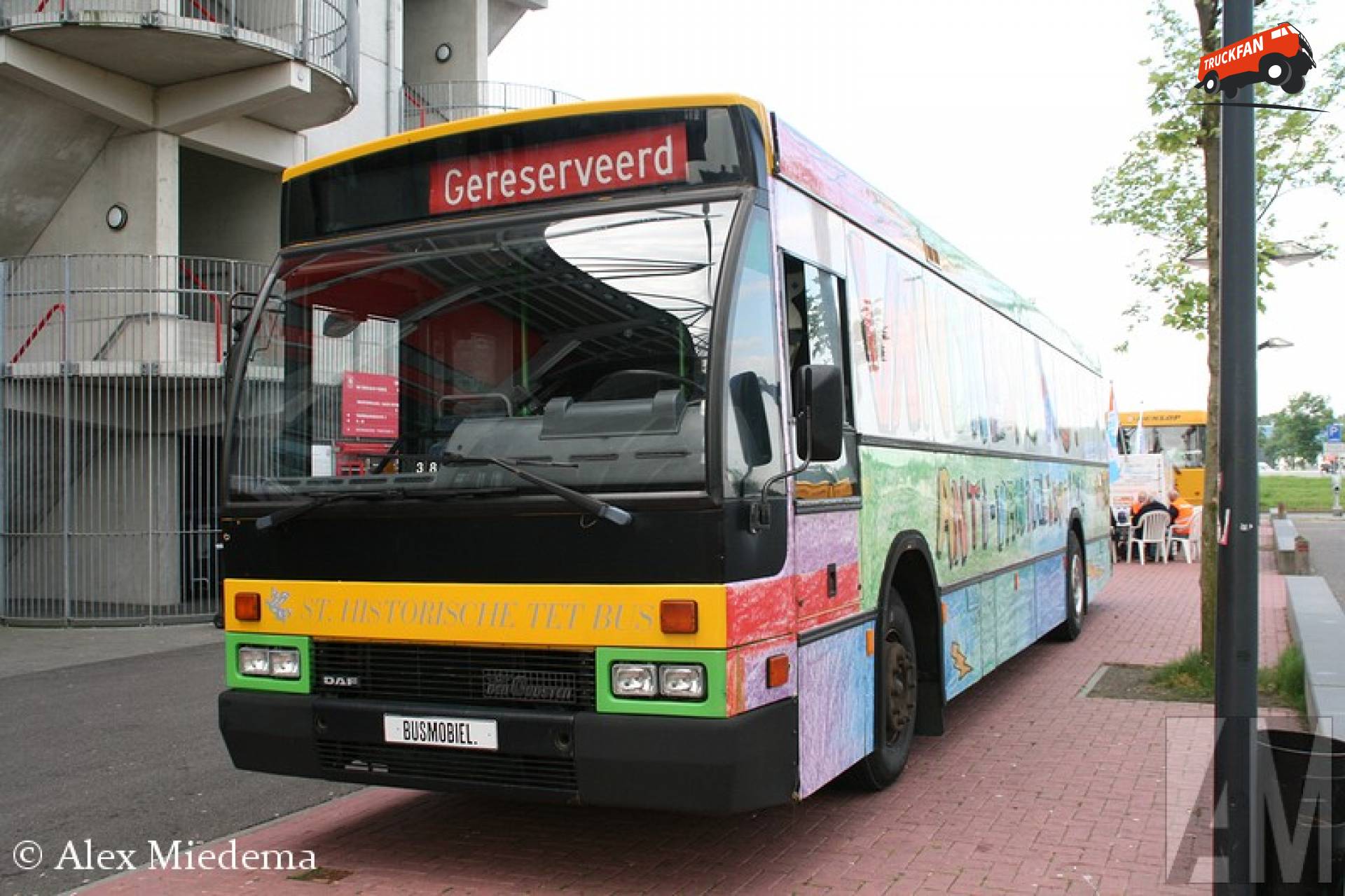 Den Oudsten B88