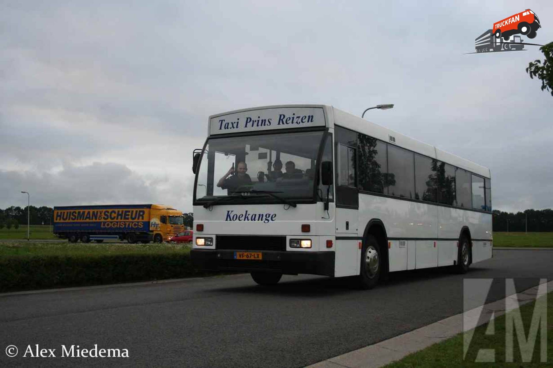 Den Oudsten B88