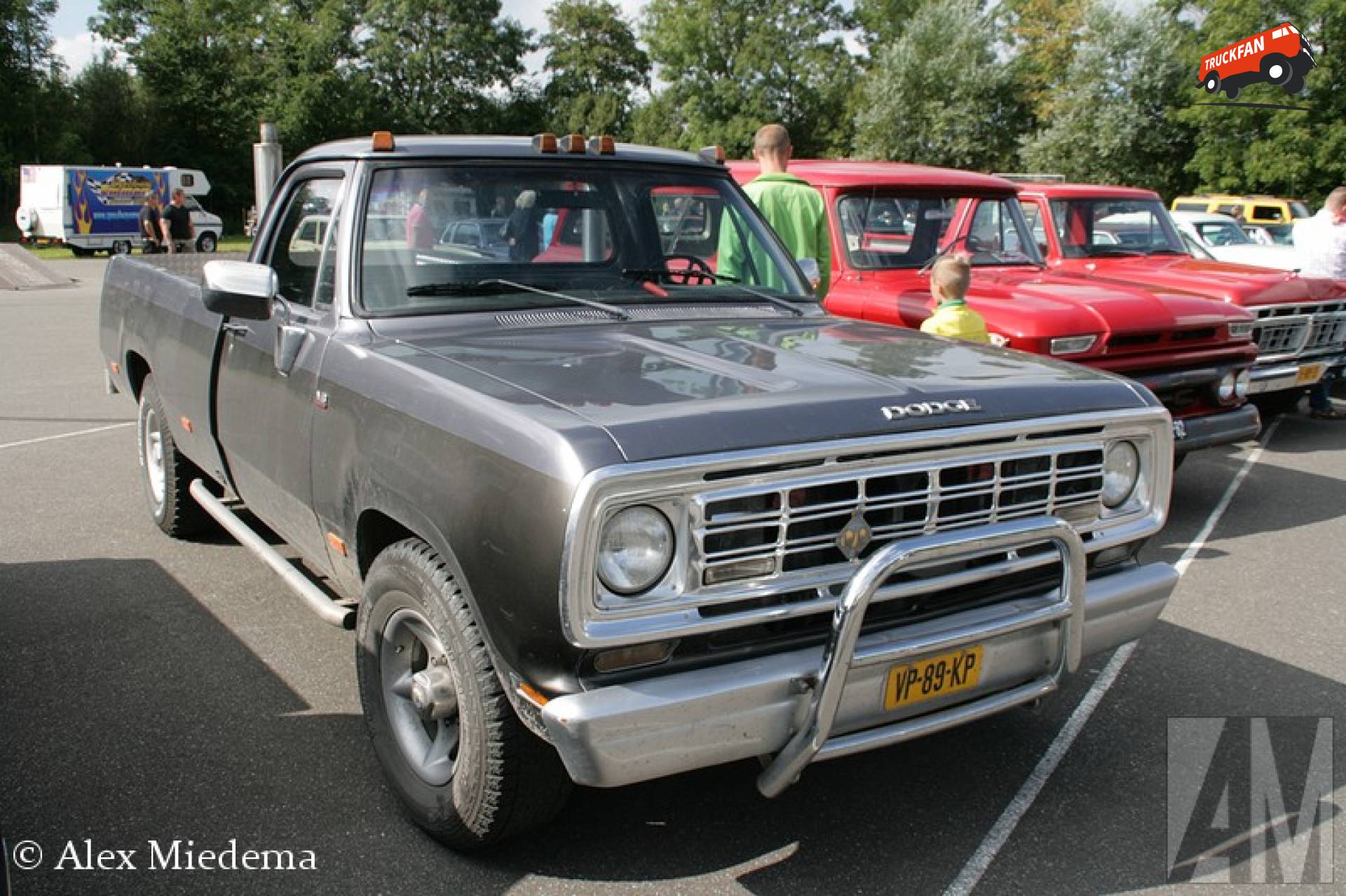 Dodge D200