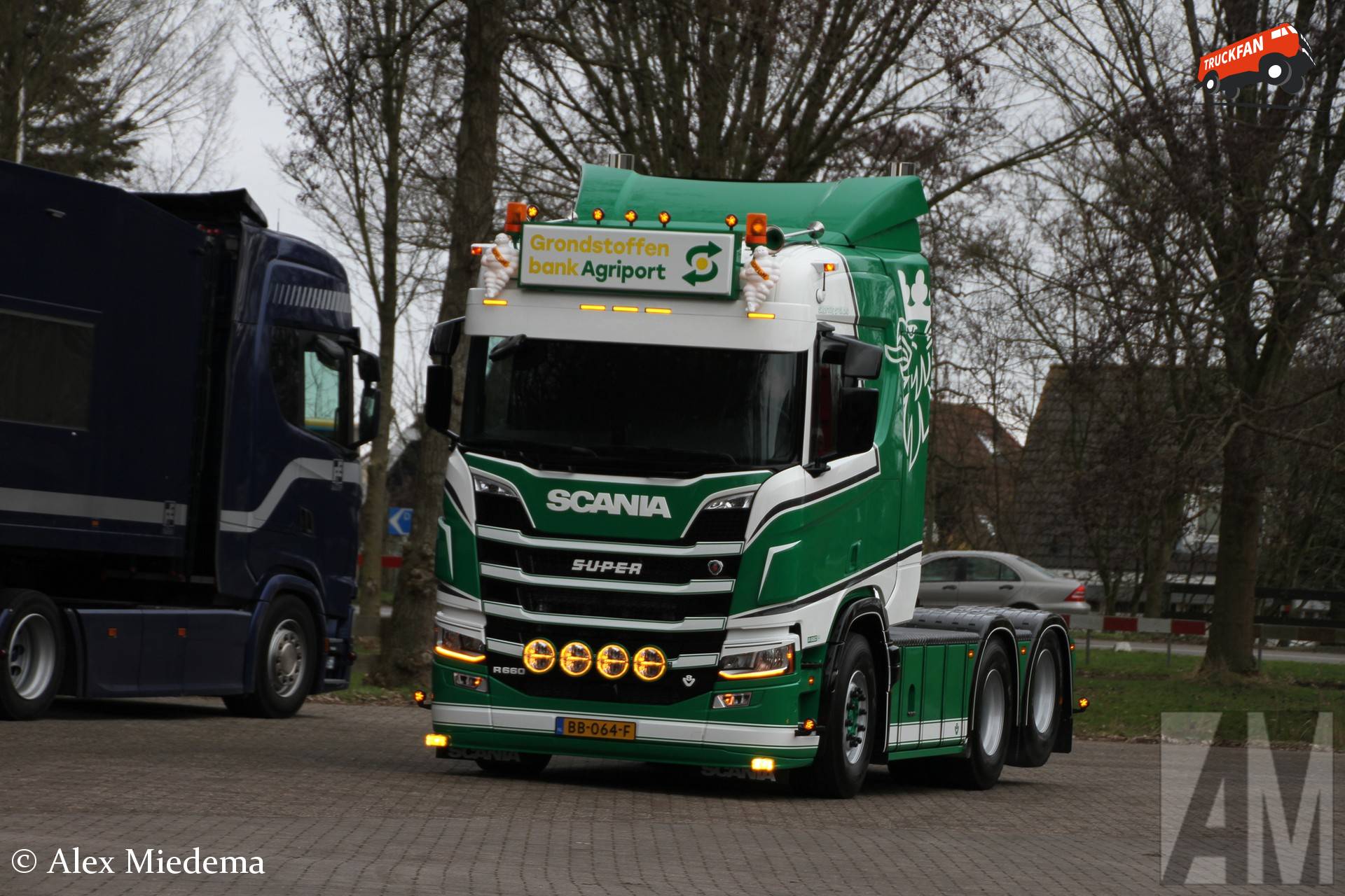 Grondstoffenbank Agriport's Scania R660 op locatie in Berlikum