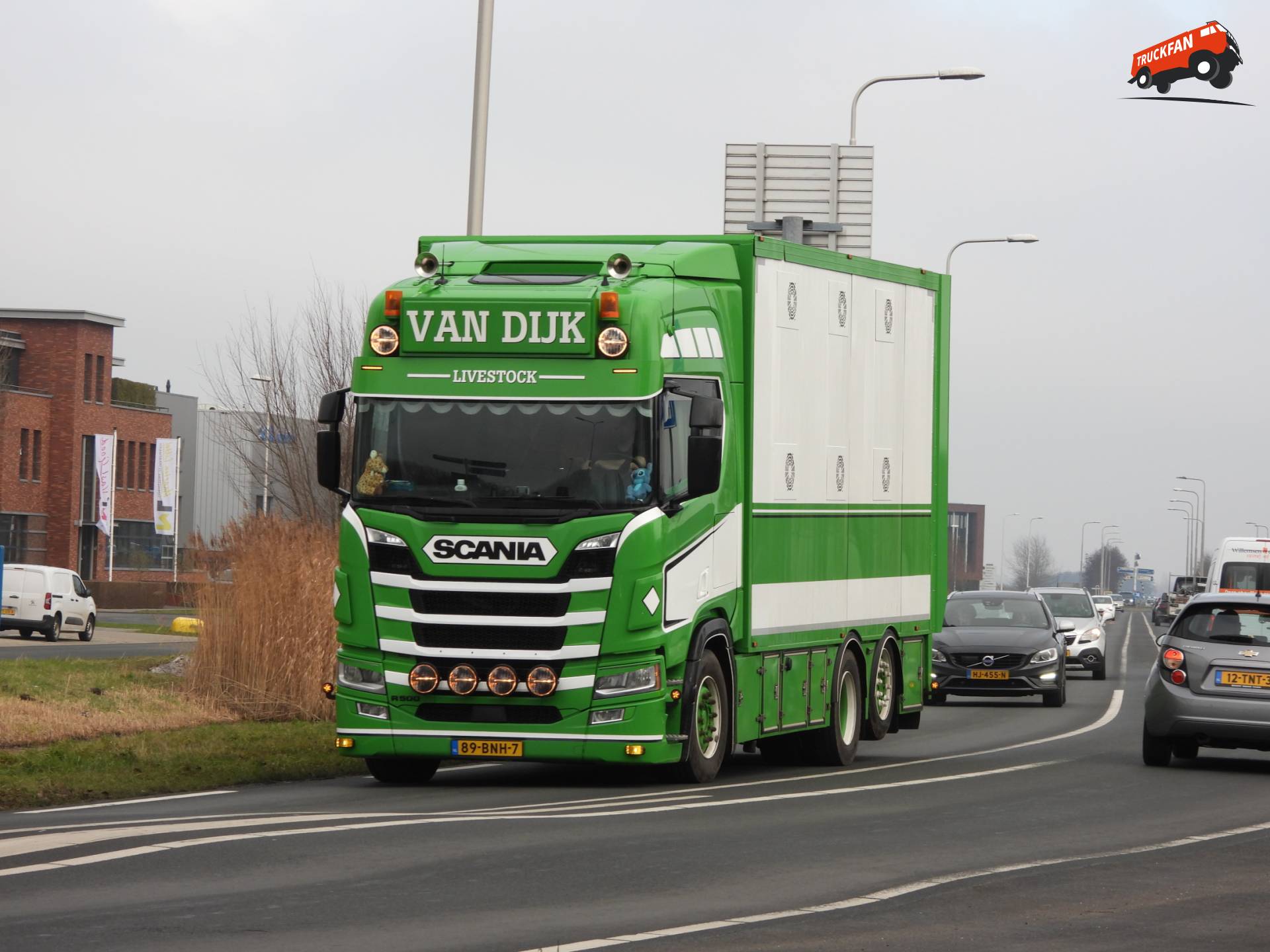Scania R500 6x2 vrachtwagen onderweg bij Schoonhoven