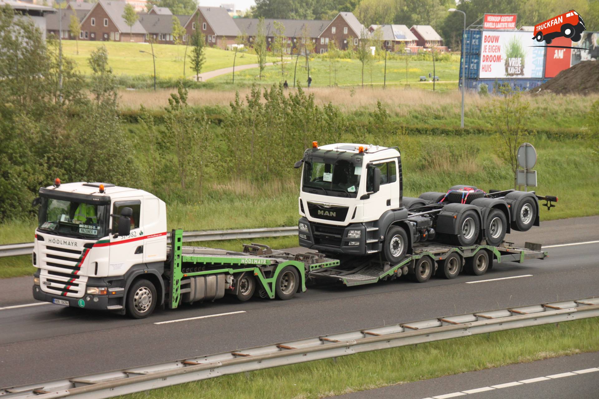 Scania R420 vrachtwagen van Hödelmayr op 12 mei 2014