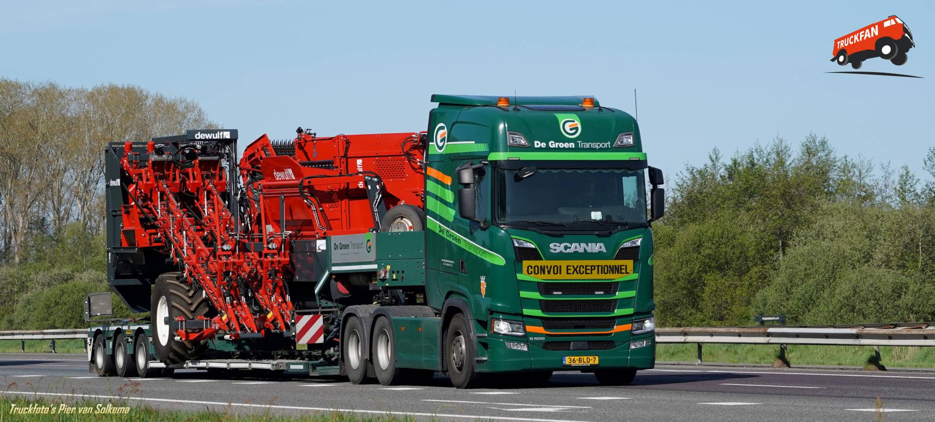 Scania S500 van Bedrijf de Groen op de A28 bij Veeningen