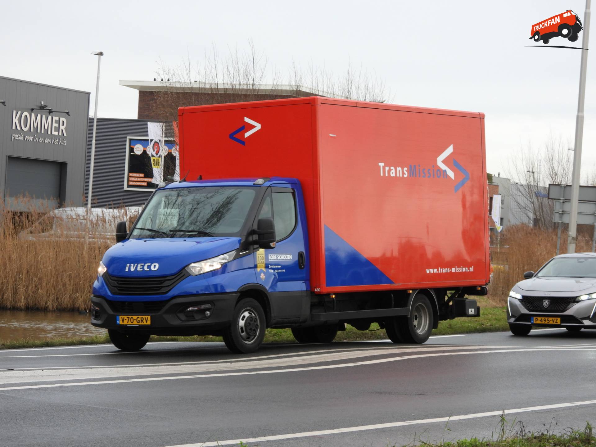 Iveco Daily 35C14 bestelwagen op de N210 bij Schoonhoven
