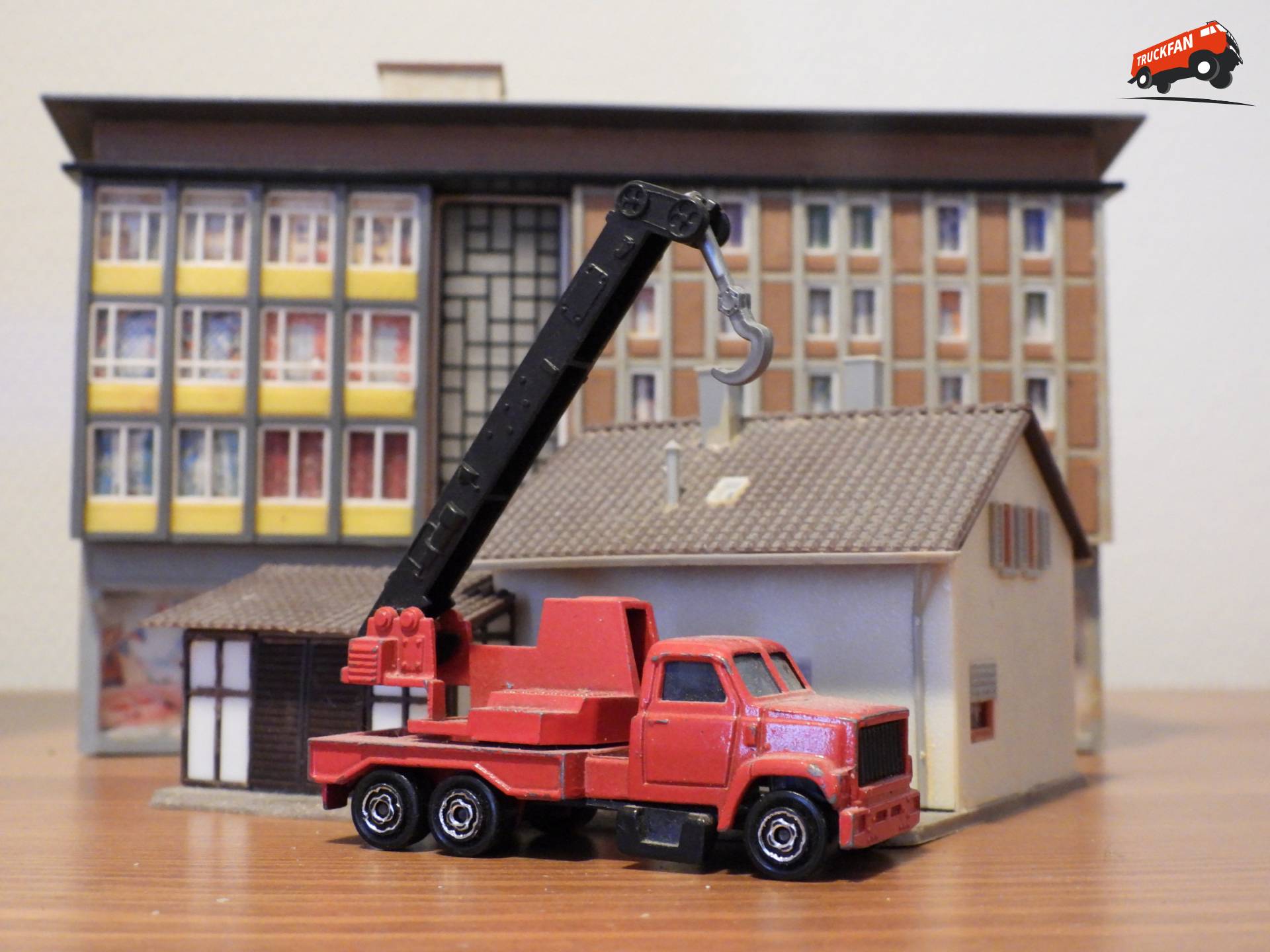 Majorette GMC Brigadier kraan uitvoering op schaal 1:100