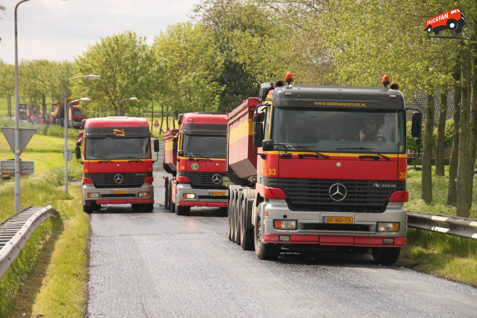 Mercedes-Benz Actros vrachtwagen bij vd Lee