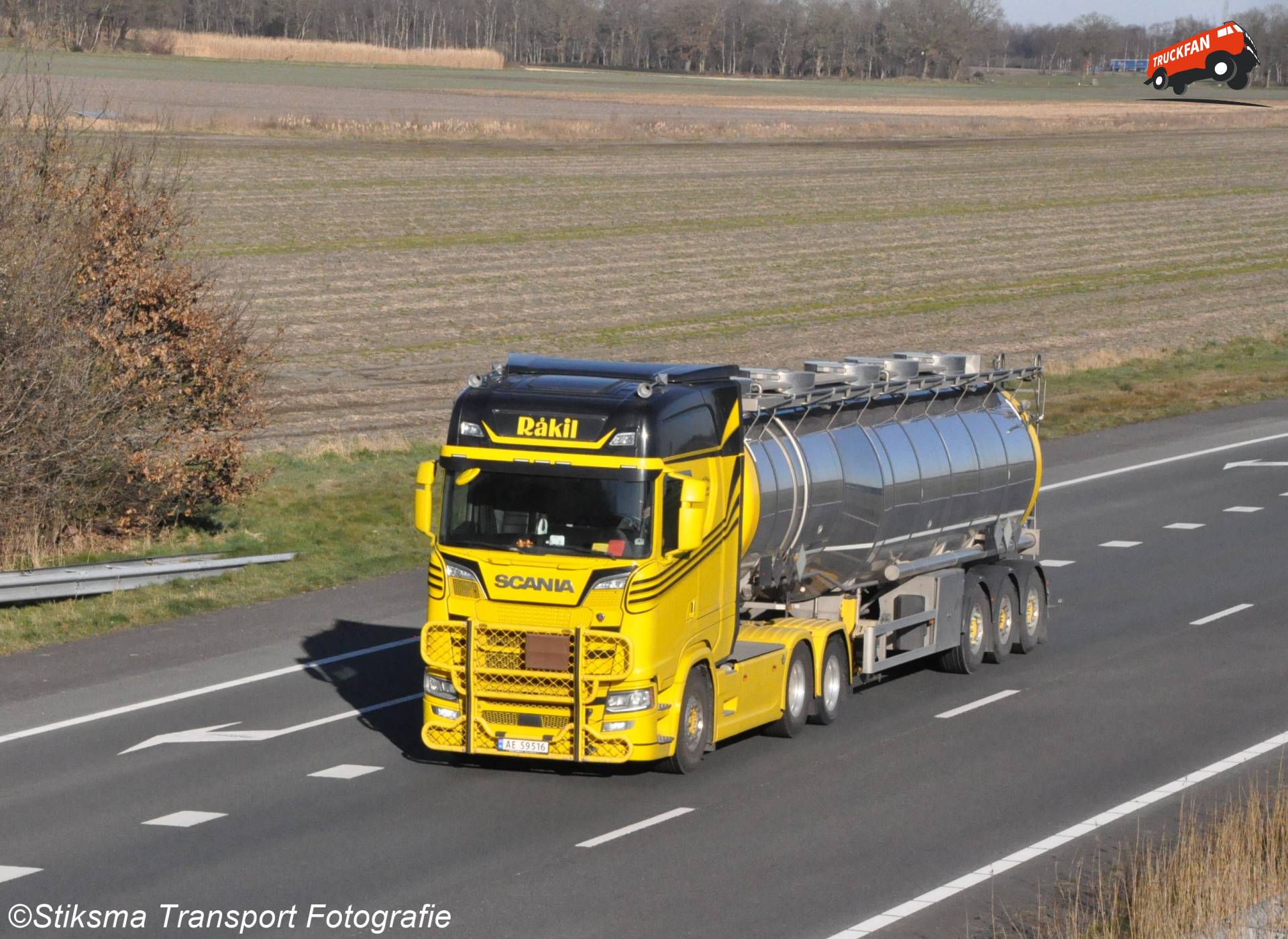 Scania Nextgen met 3-assige tankoplegger van Rakil