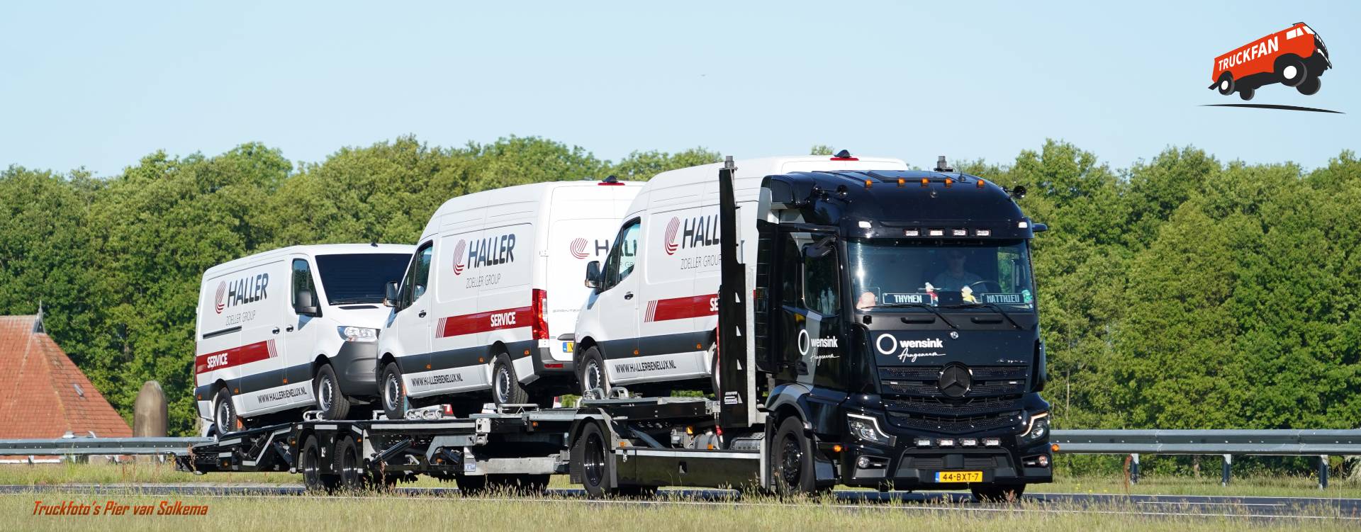 Mercedes Benz Actros vrachtwagen op A7 Joure
