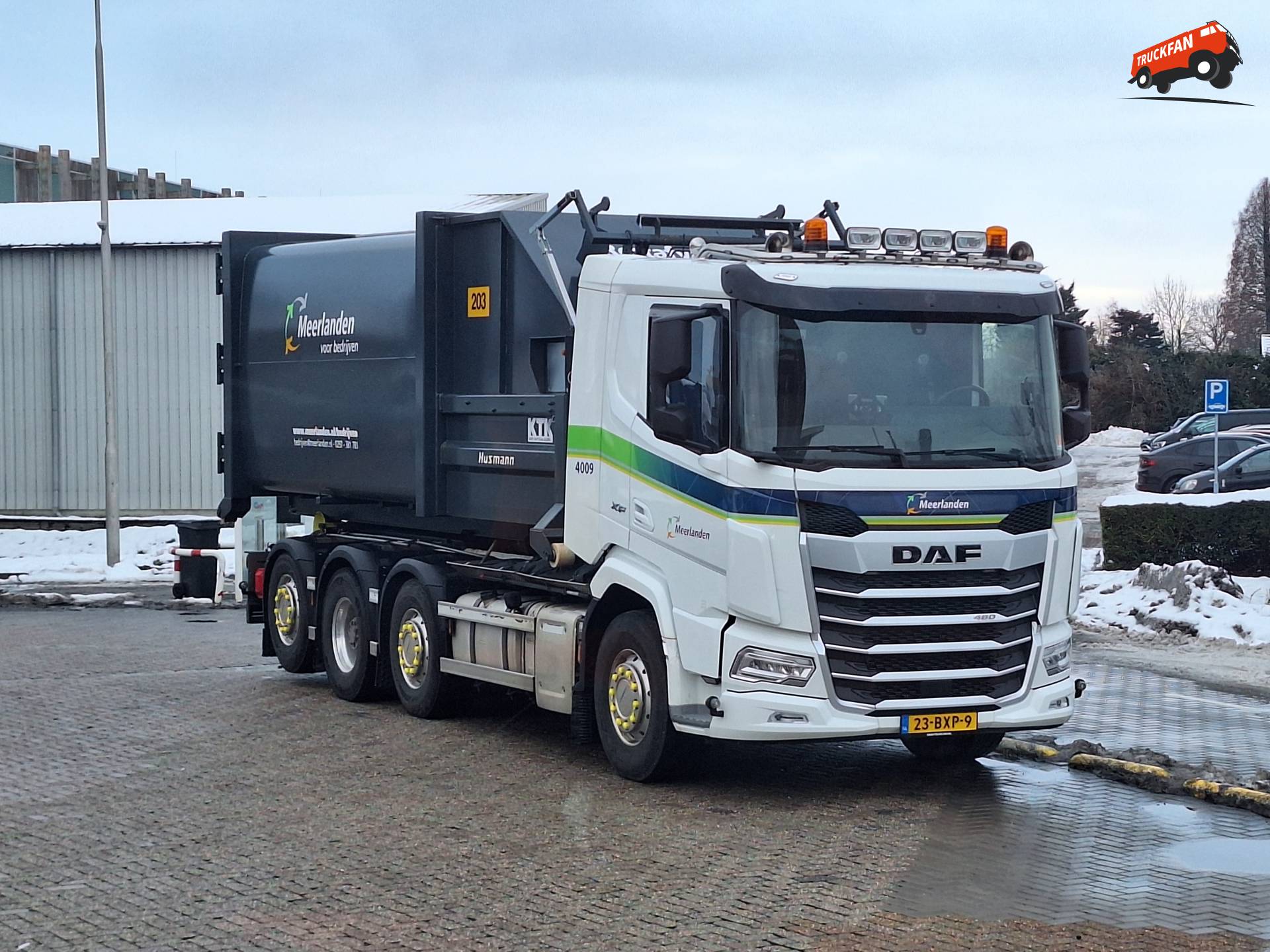 DAF XF 480FAG Hook arm vehicle at De Meerlanden Rijsenhout