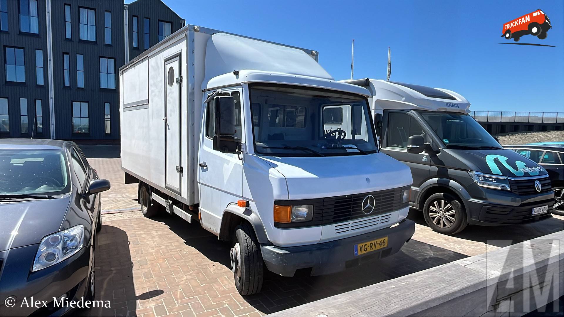 Mercedes-Benz T2