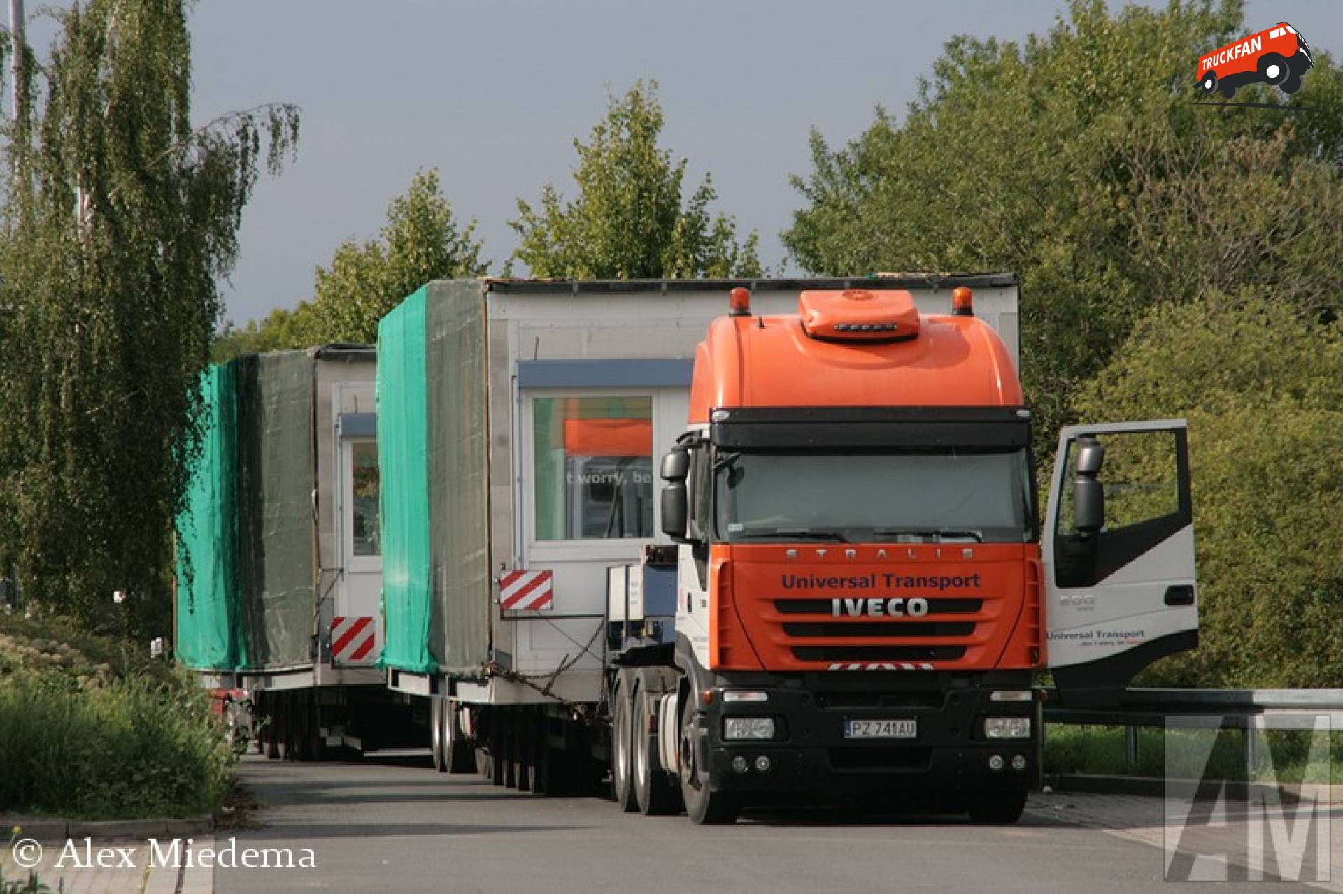 Foto Iveco Stralis van Universal Transport
