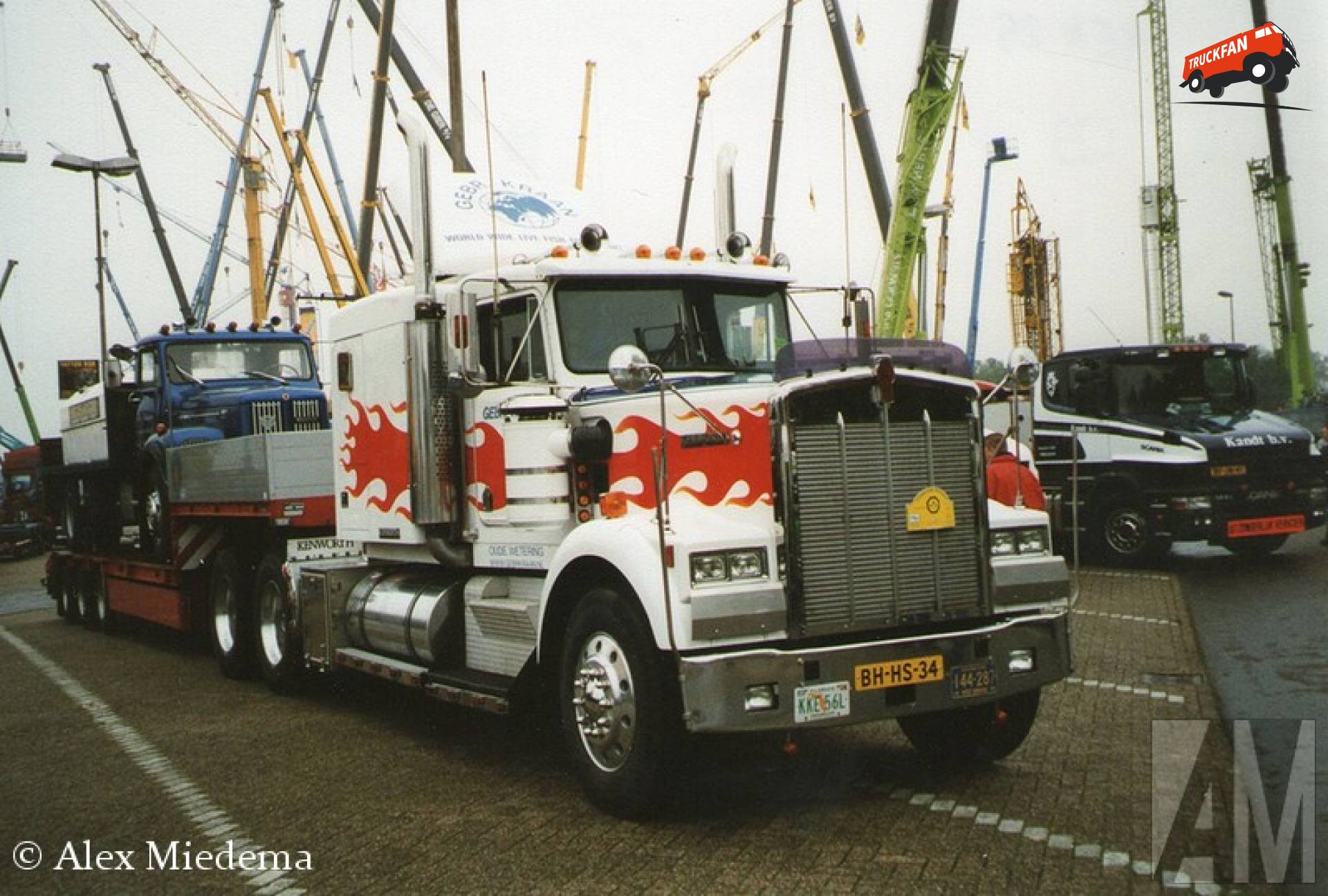 Kenworth W900