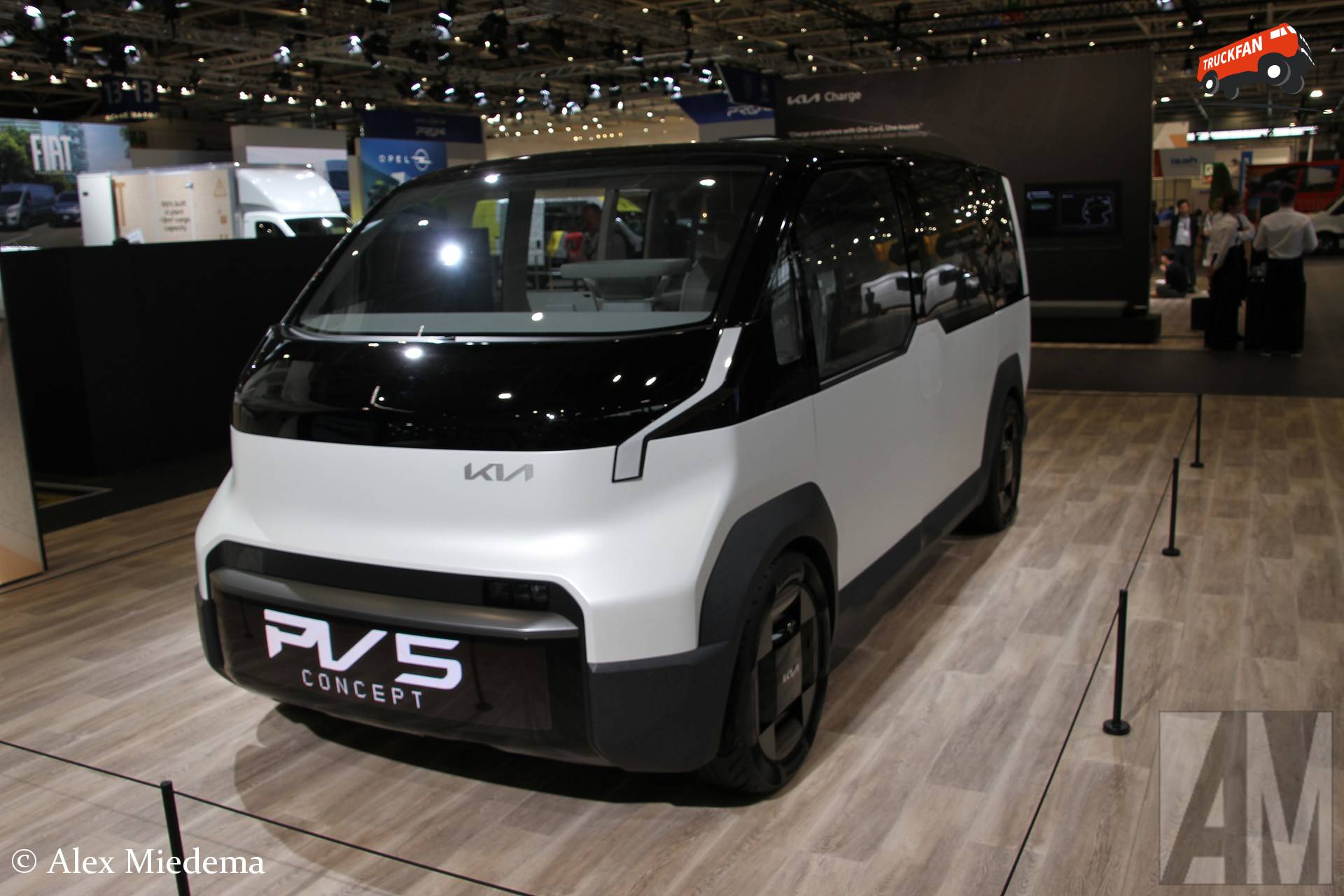 KIA PV5