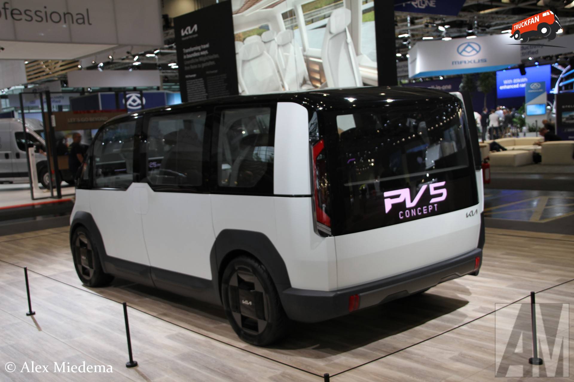 KIA PV5