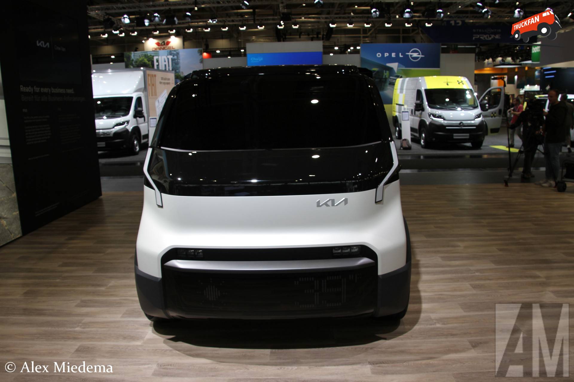 KIA PV5