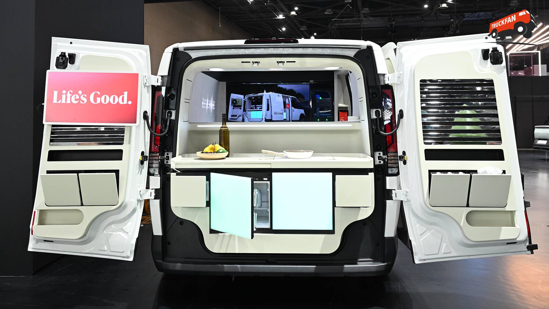 KIA PV5