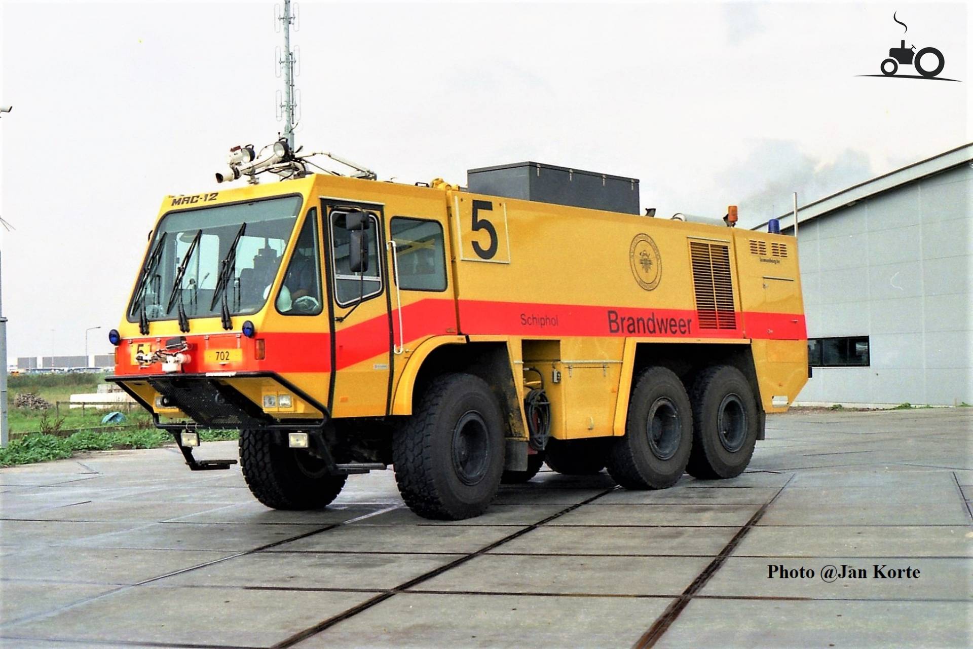Foto Kronenburg MAC-12 van Amsterdam Airport Schiphol - TruckFan
