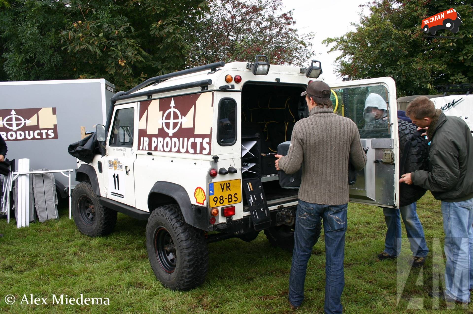 Land Rover 90