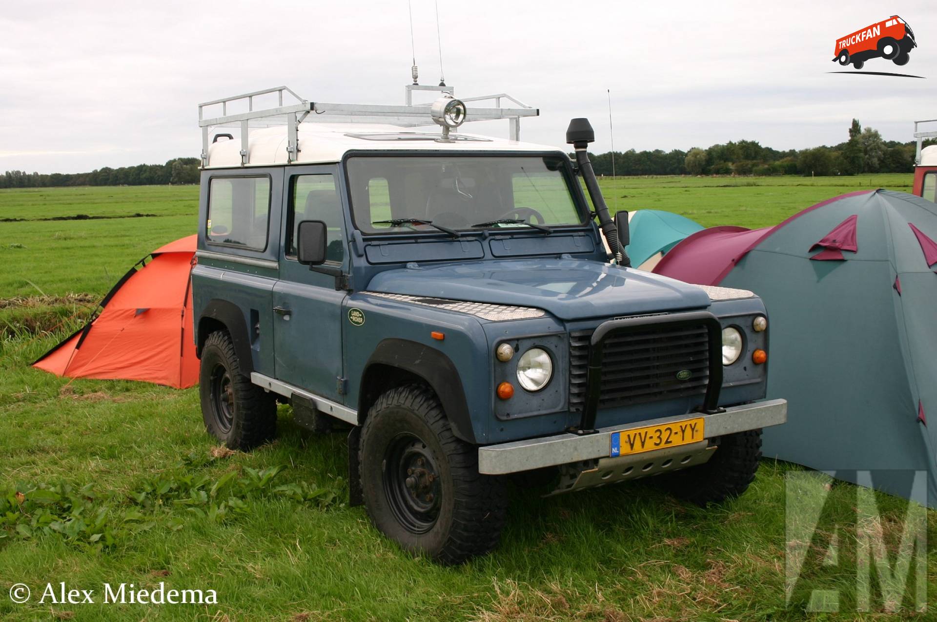 Land Rover 90