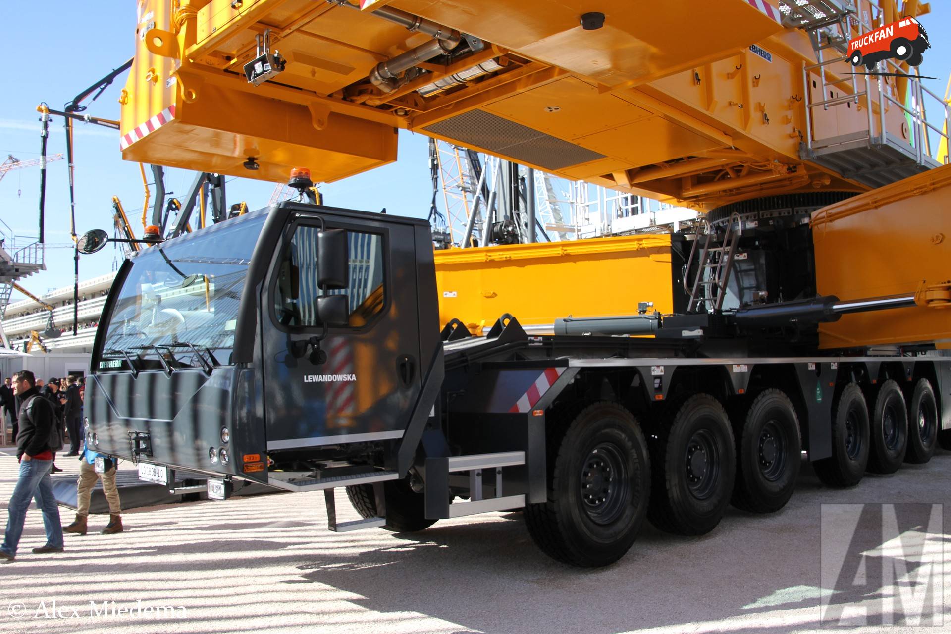Liebherr LG1800