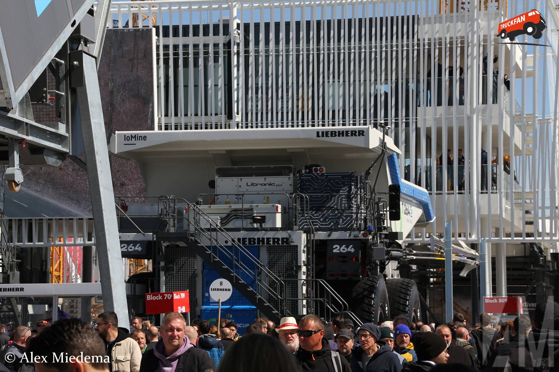 Liebherr T 264
