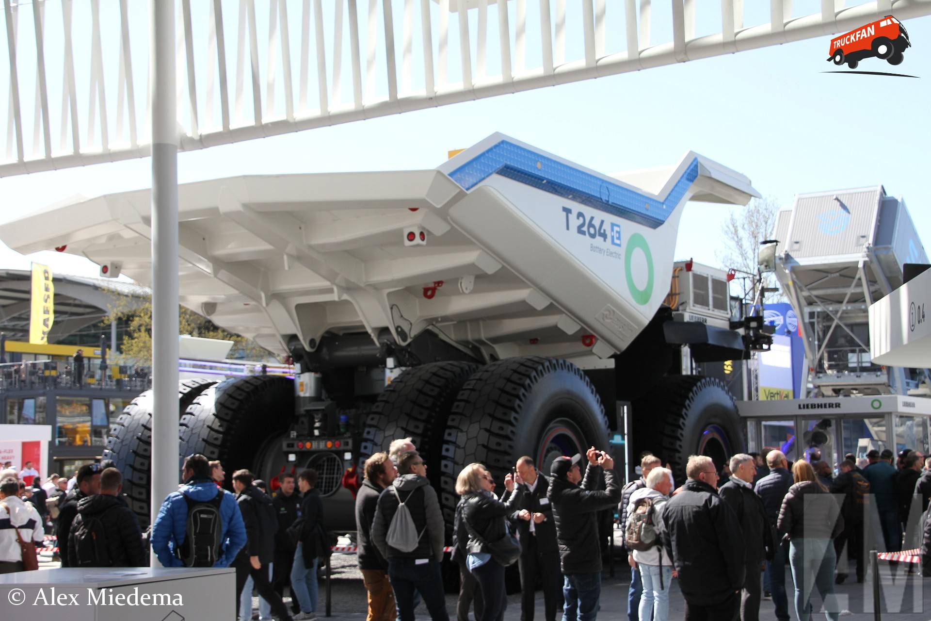 Liebherr T 264