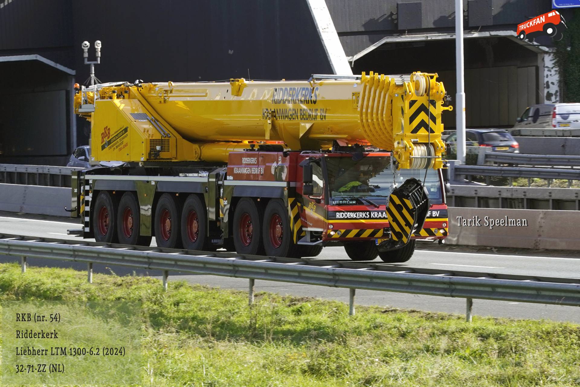 Liebherr LTM1300