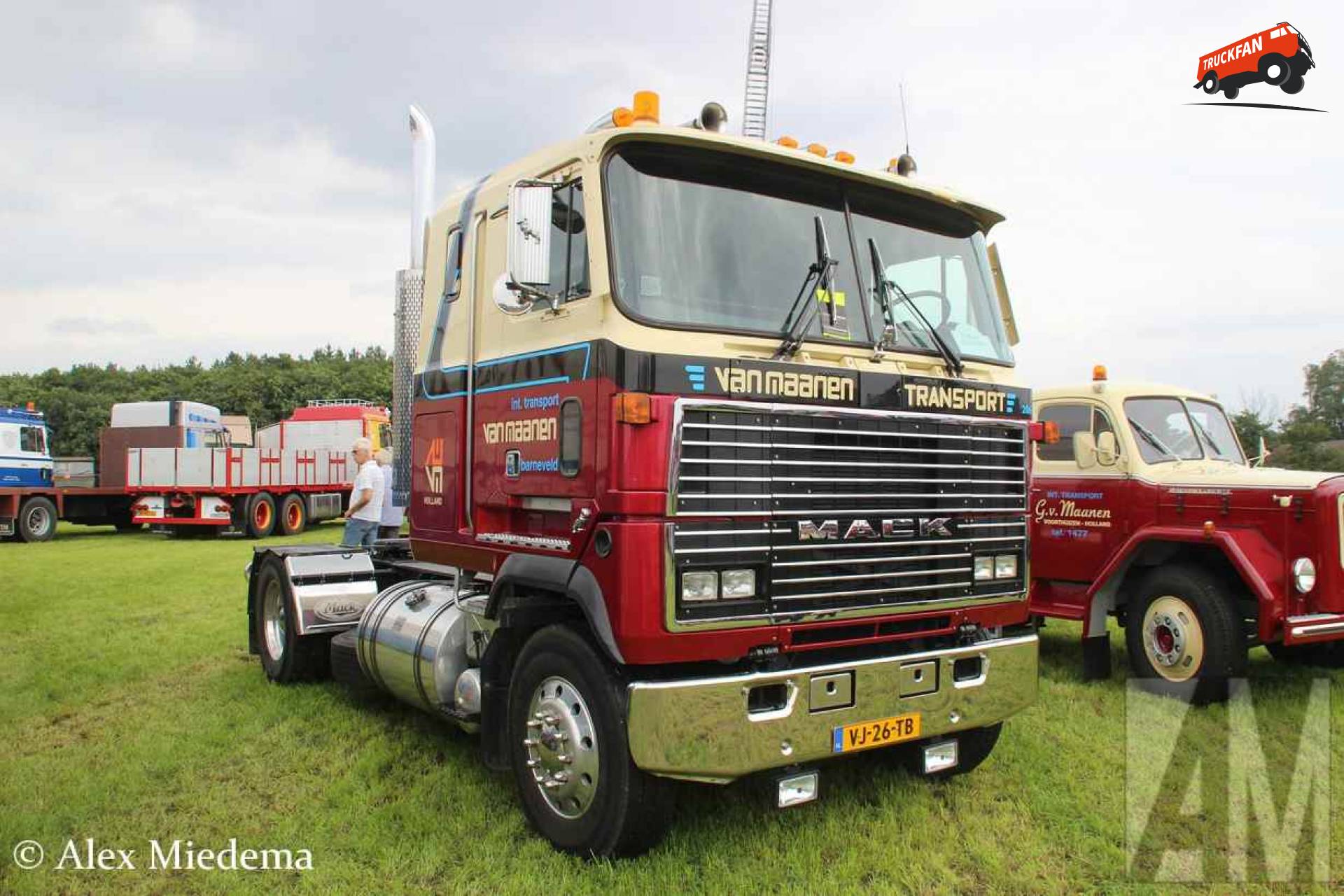 mack MH (Ultraliner)