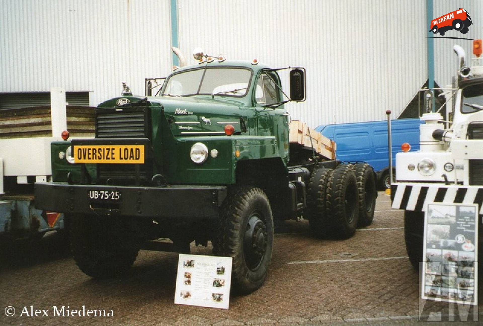 mack B8136SX