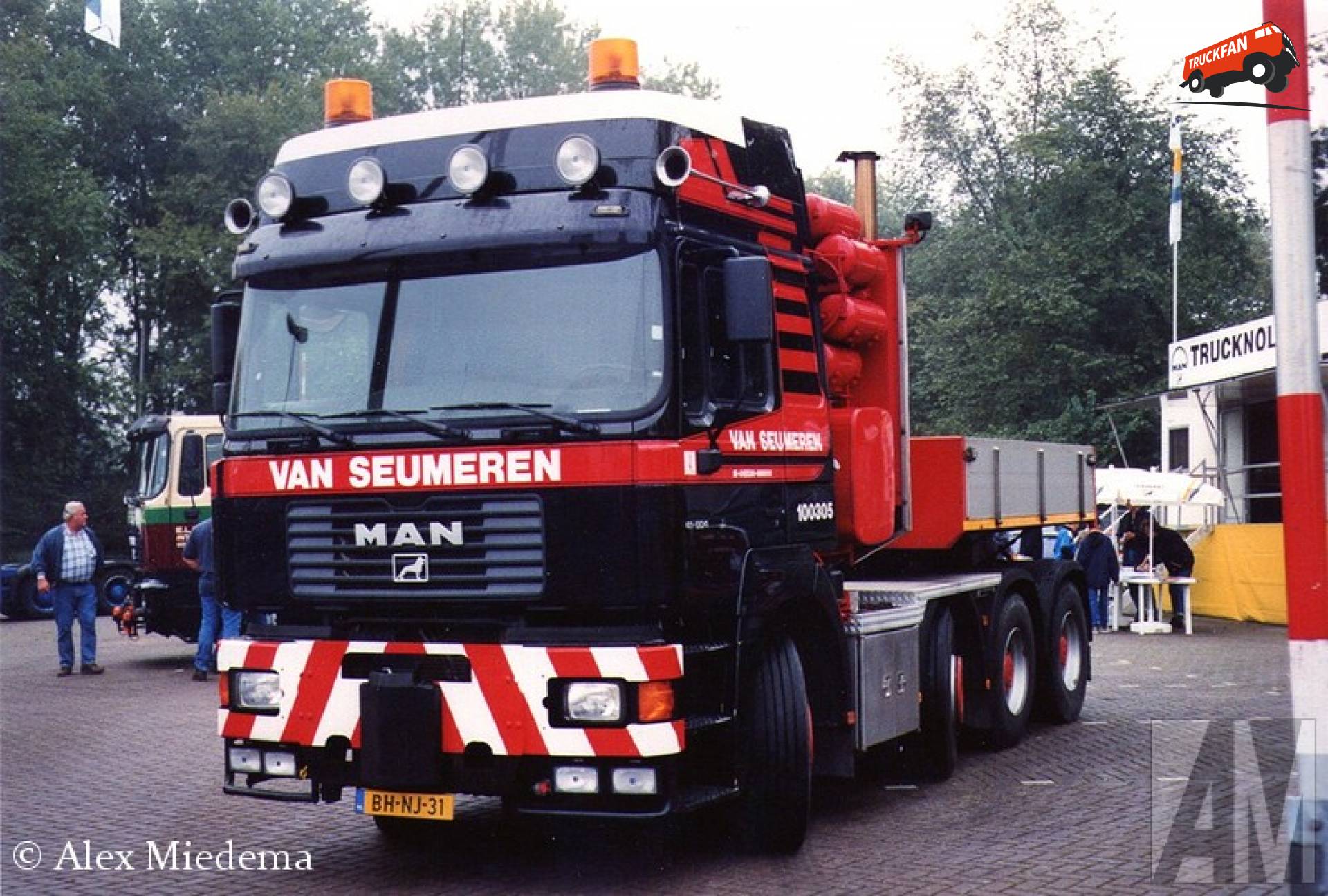 MAN F2000