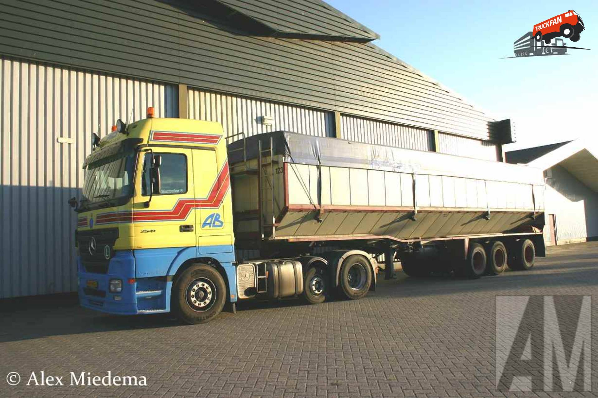 Mercedes-Benz Actros MP2