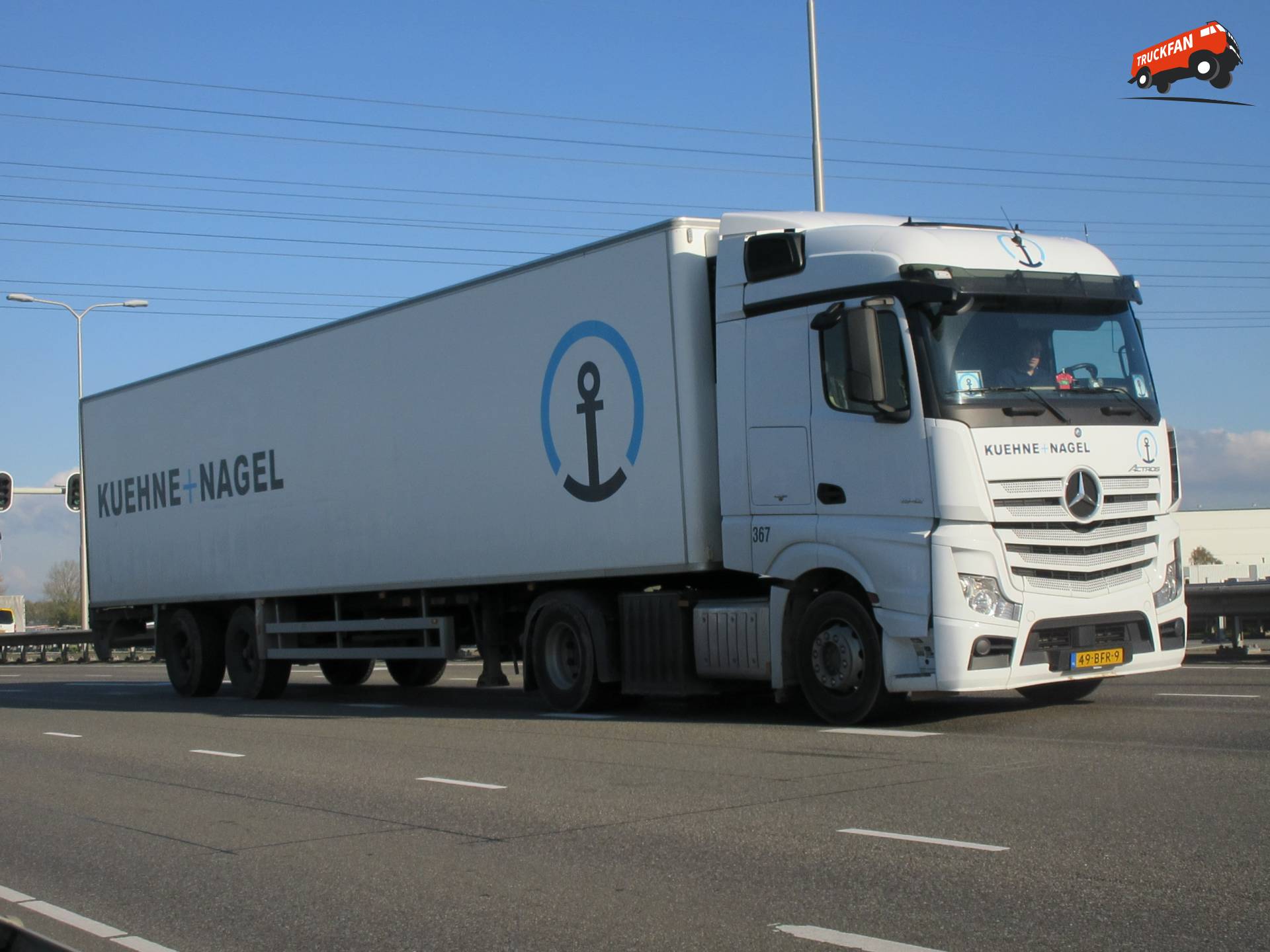 Foto MercedesBenz Actros MP4 van Kuehne + Nagel Logistics B.V. TruckFan