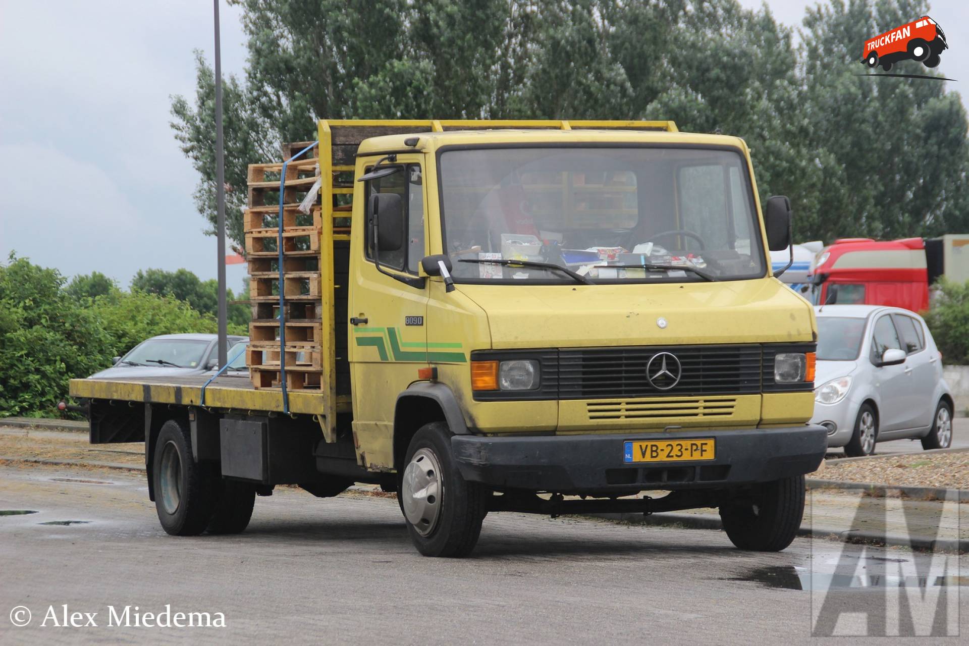Mercedes-Benz T2
