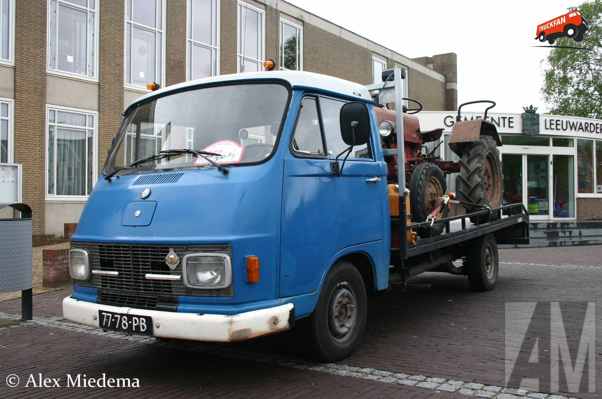 Mercedes-Benz L306