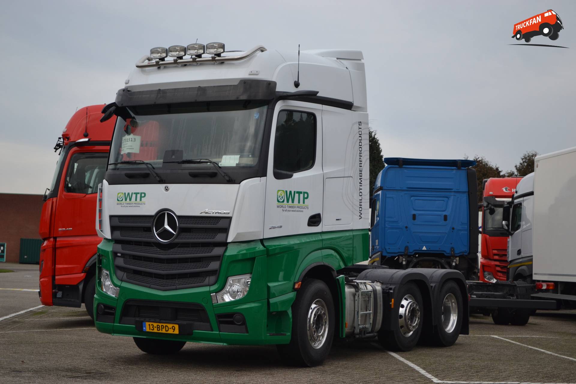 Foto Mercedes-Benz Actros MP5 Van Worldtimberproducts - TruckFan