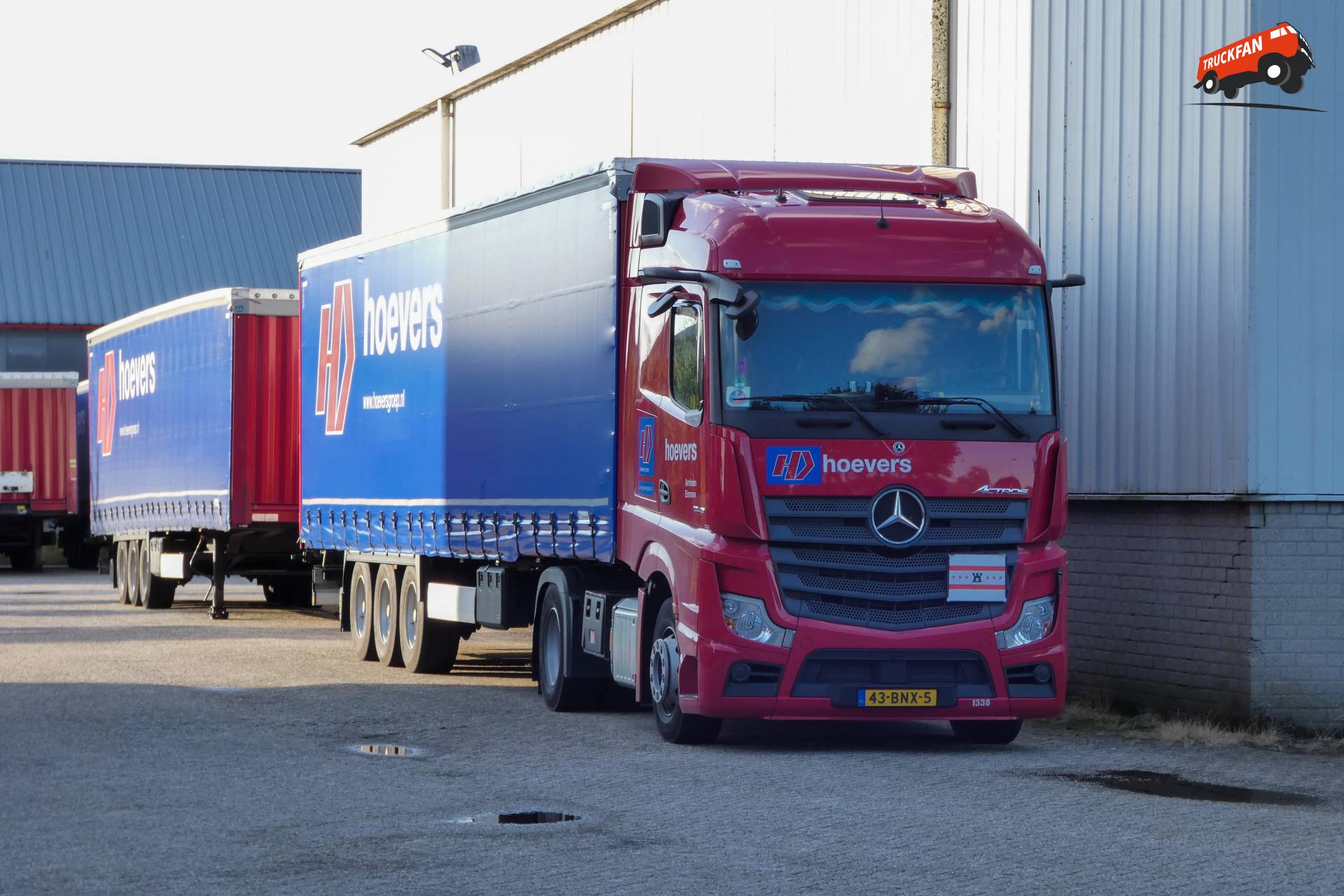 Foto Mercedes-Benz Actros MP5 Van Hoevers Distributiecentrum Emmen B.V ...