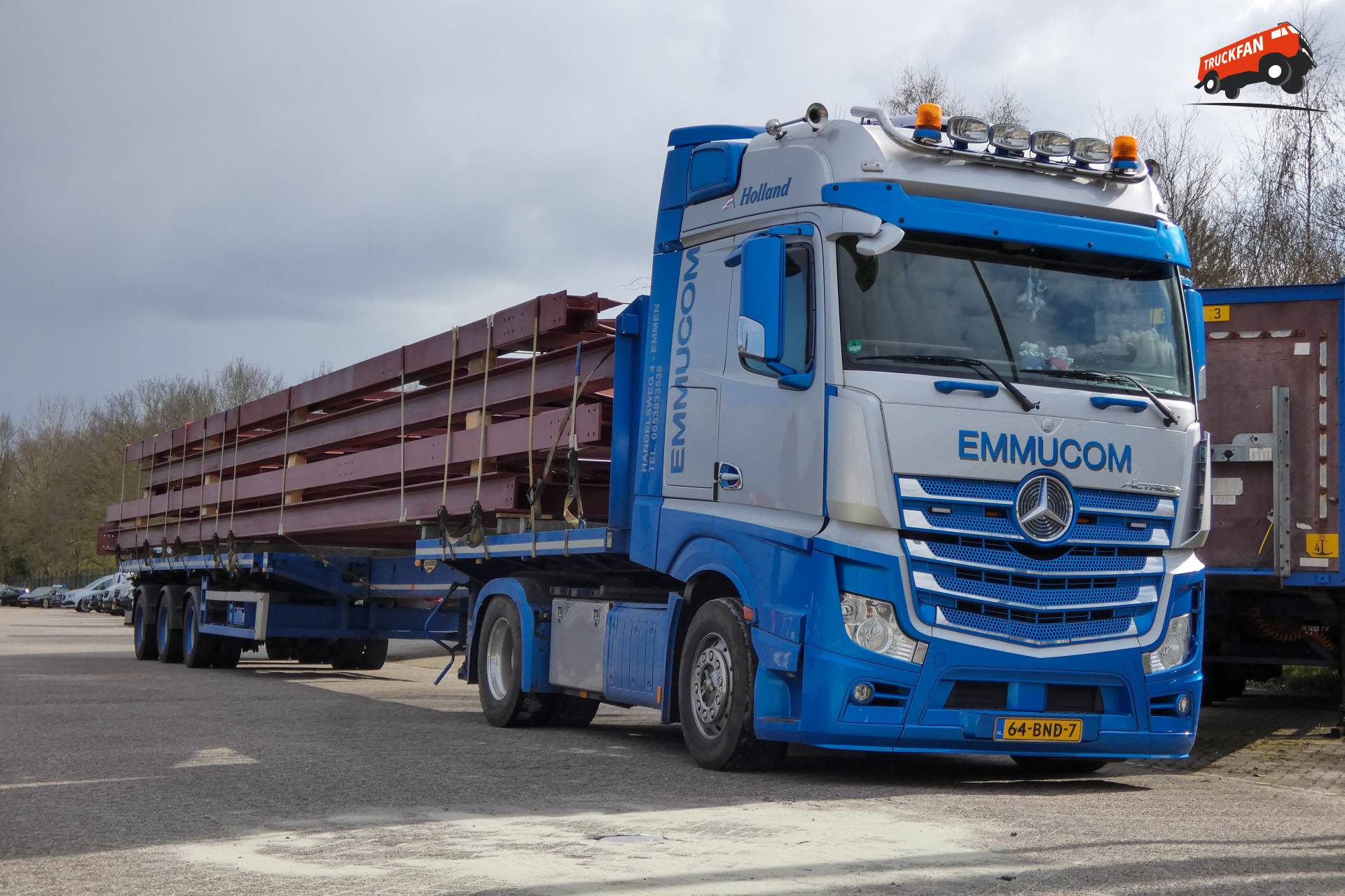 Foto Mercedes-Benz Actros MP4 Van Emmucom B.V. - TruckFan