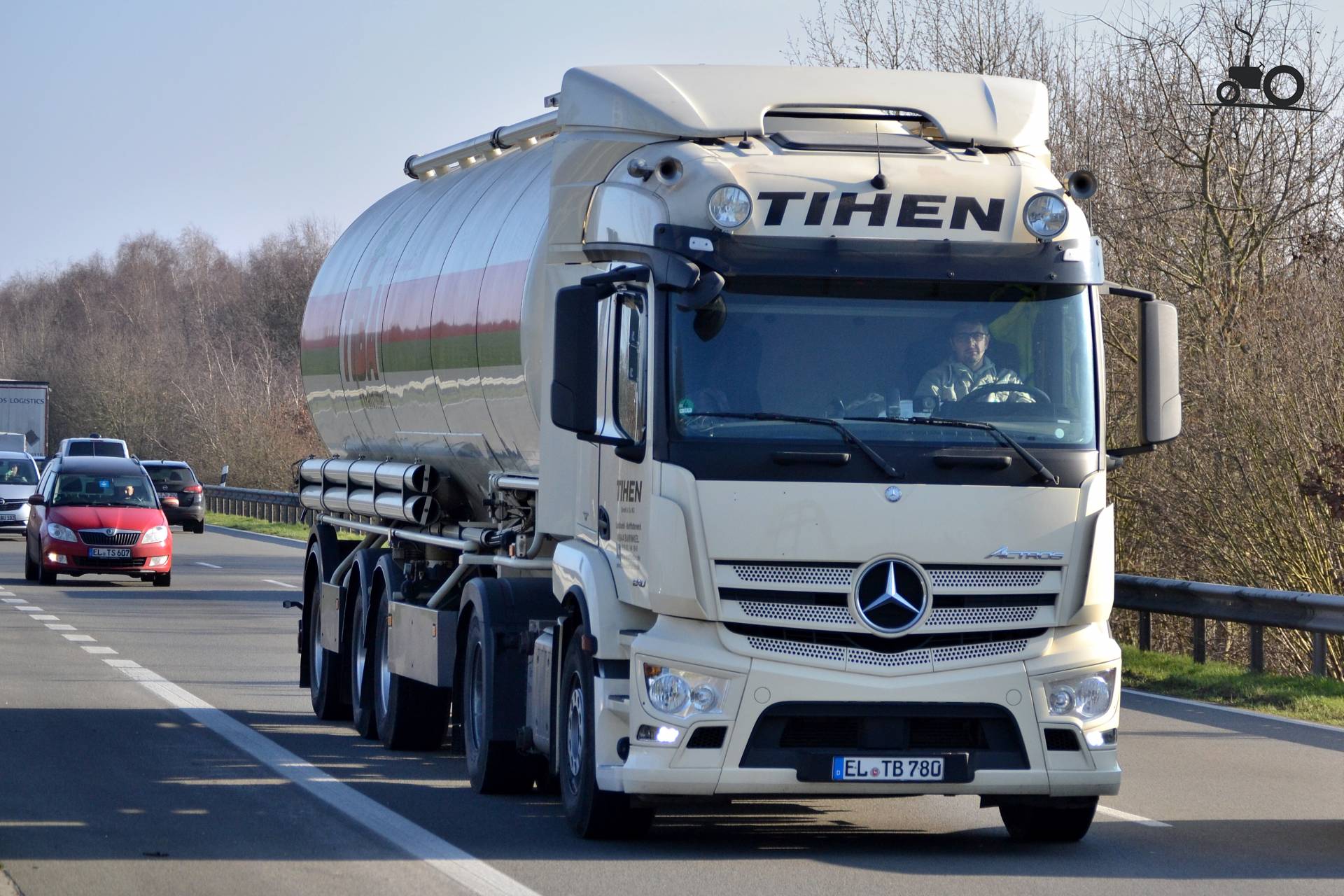 Foto Mercedes-Benz Actros MP4 Van Tihen GmbH & Co. KG - TruckFan