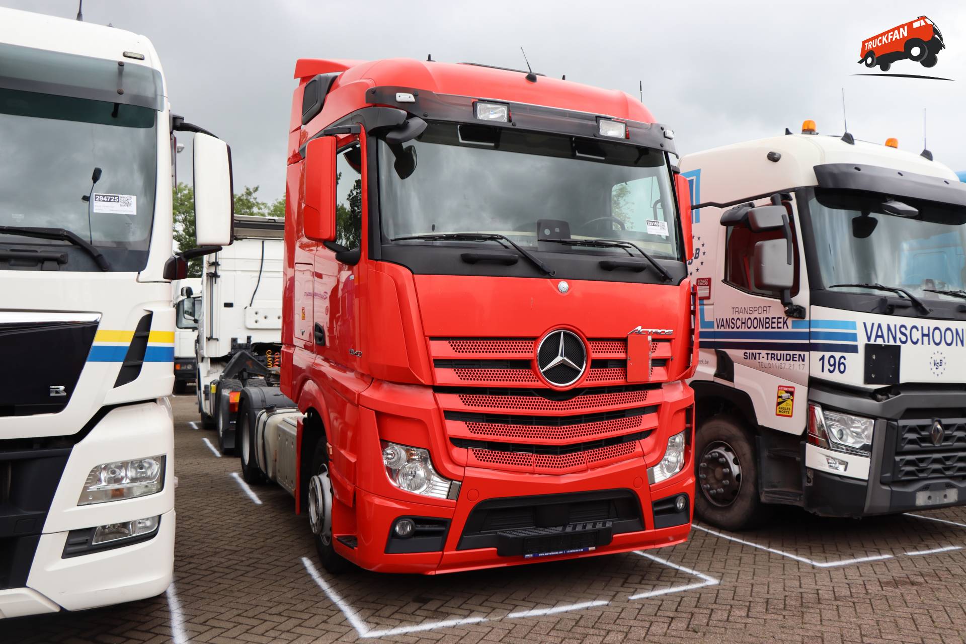 Foto Mercedes-Benz Actros MP4 #1490384 - TruckFan