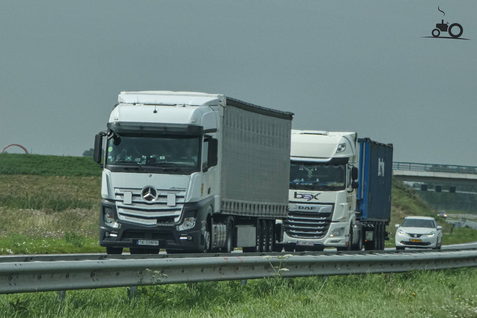 Foto Mercedes-Benz Actros MP4 #1504033 - TruckFan