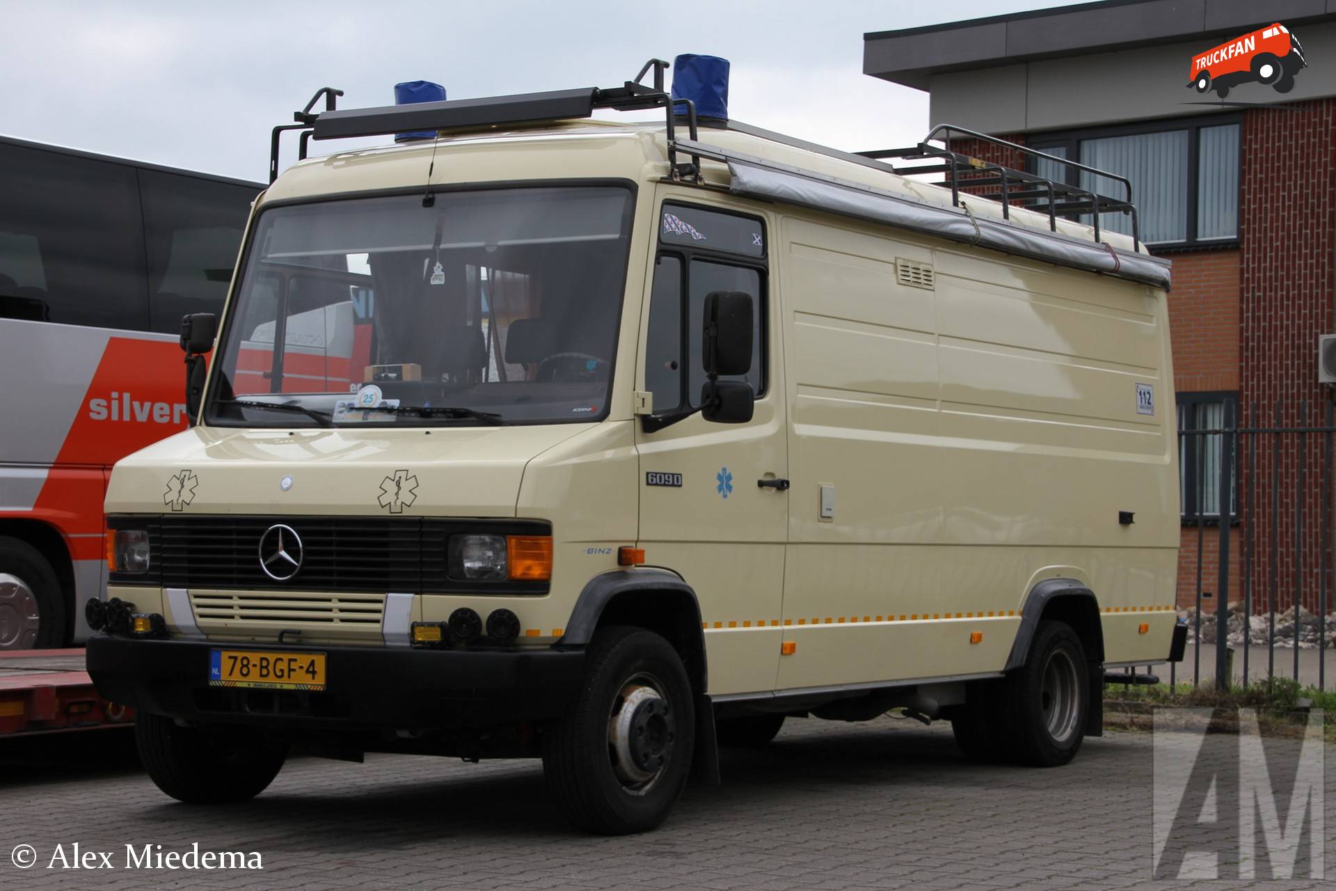 Mercedes-Benz T2