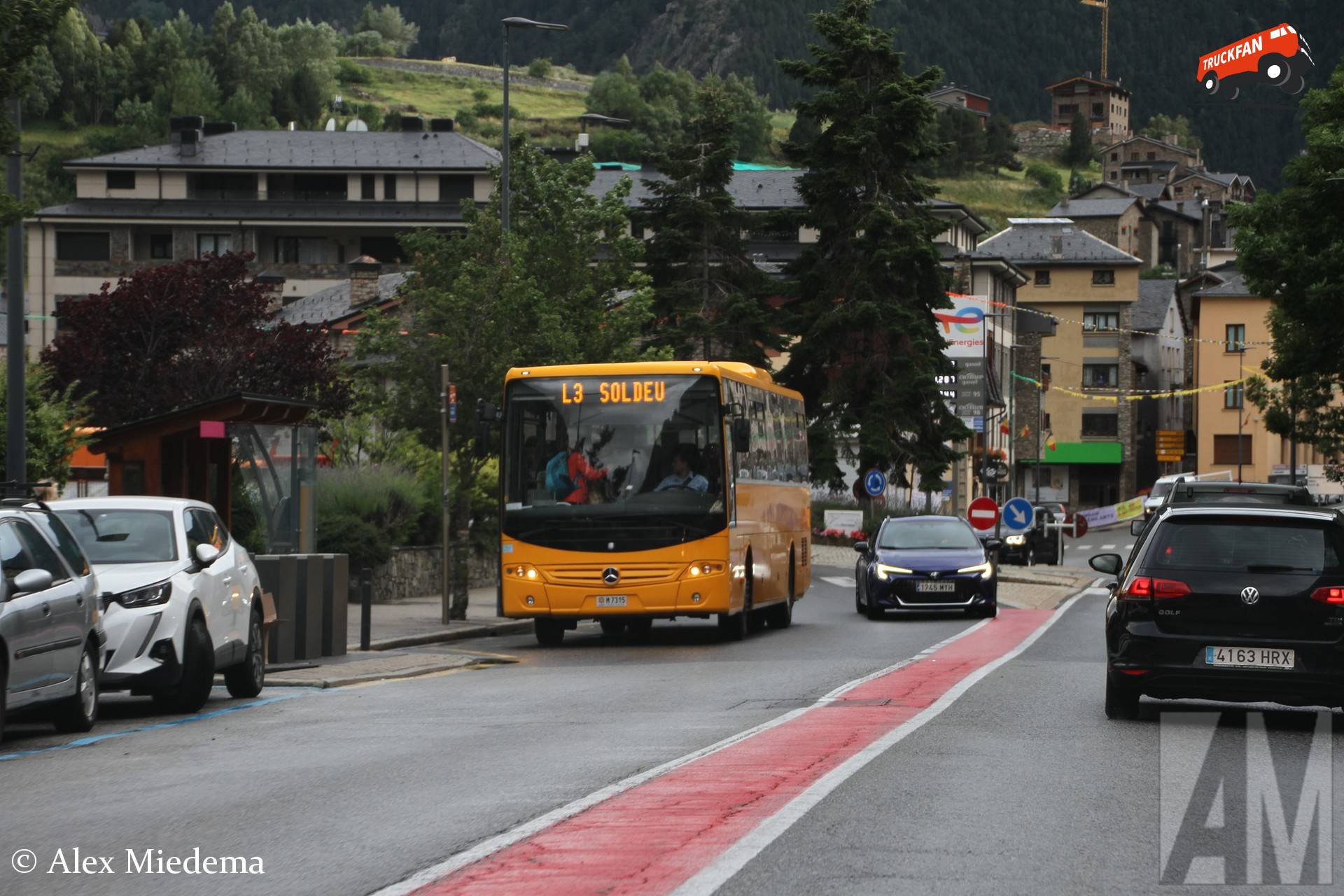 Mercedes-Benz Intouro