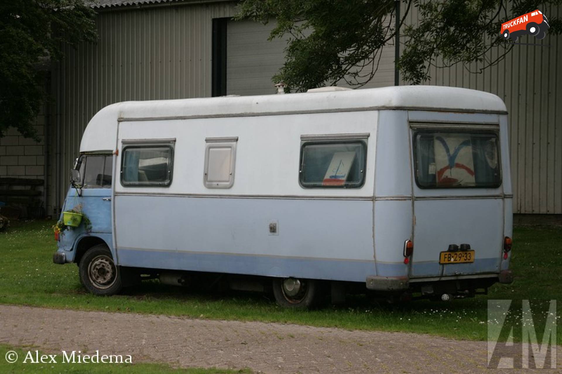 Mercedes-Benz L307