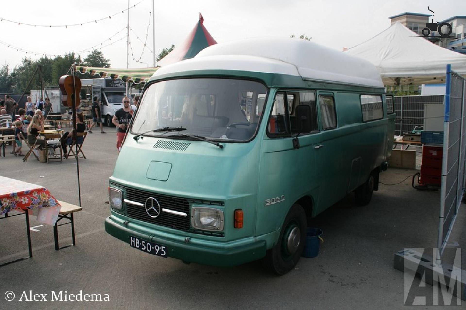 Mercedes-Benz L306