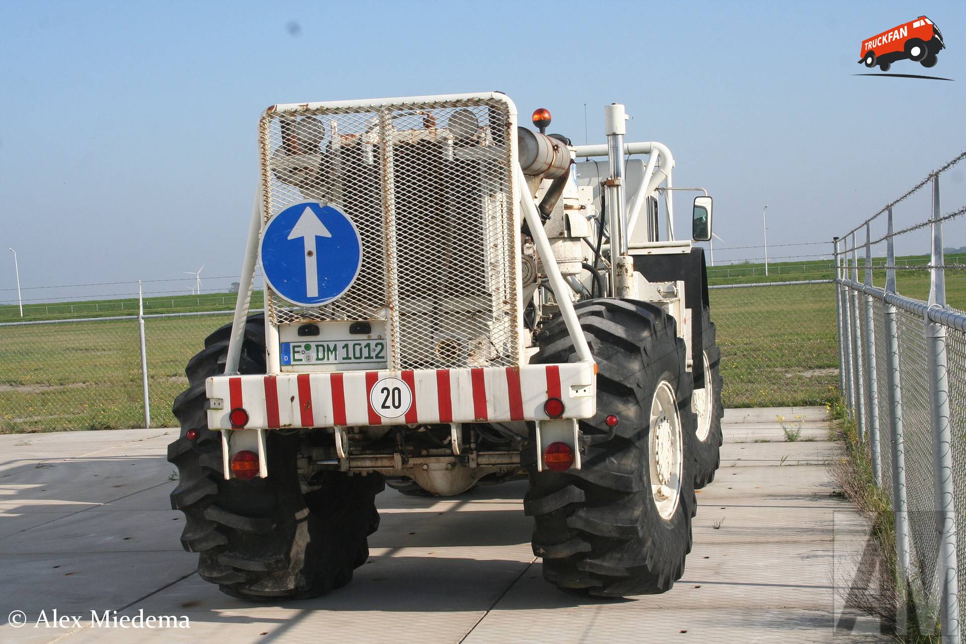Mertz Seismic Vehicle M18-612