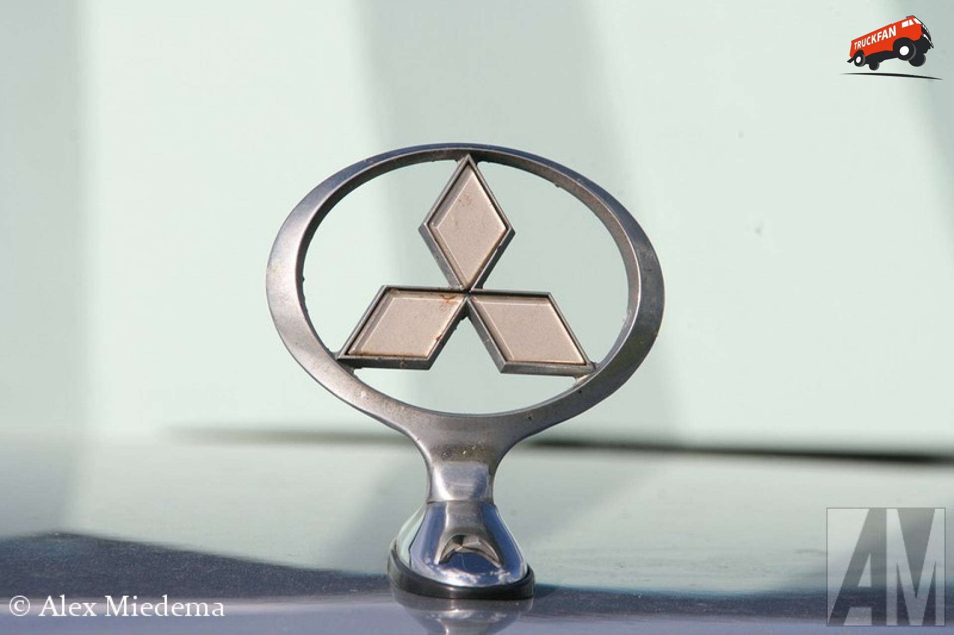 Mitsubishi logo